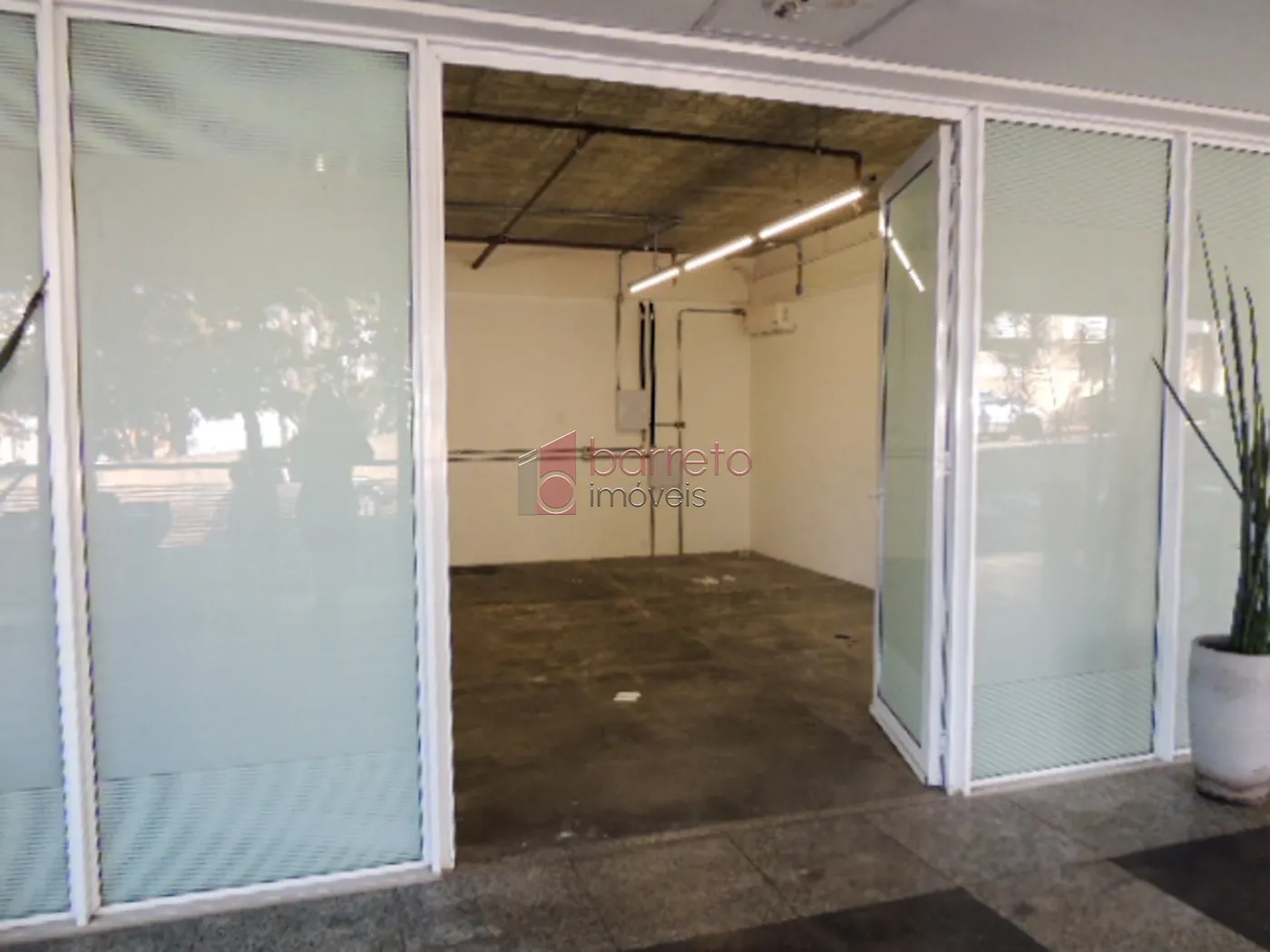 SALA/LOJA TÉRREA À VENDA NO CONDOMÍNIO GOLDEN OFFICE EM JUNDIAÍ/SP
