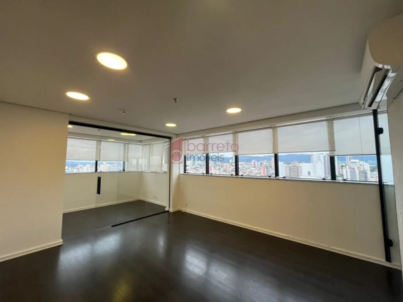 SALA COMERCIAL À VENDA NO CONDOMÍNIO UFFIZI – JUNDIAÍ/SP