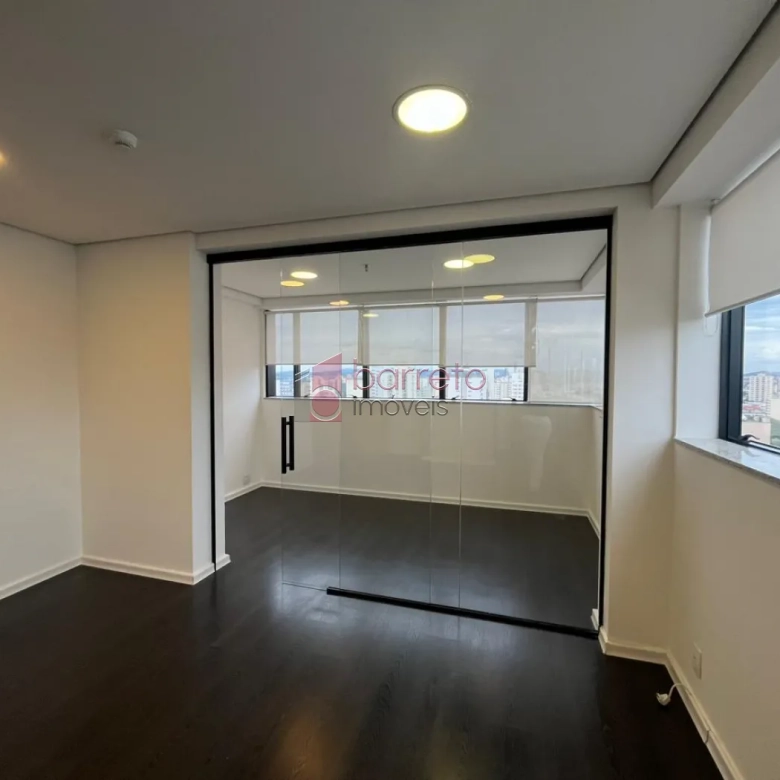 SALA COMERCIAL À VENDA NO CONDOMÍNIO UFFIZI – JUNDIAÍ/SP