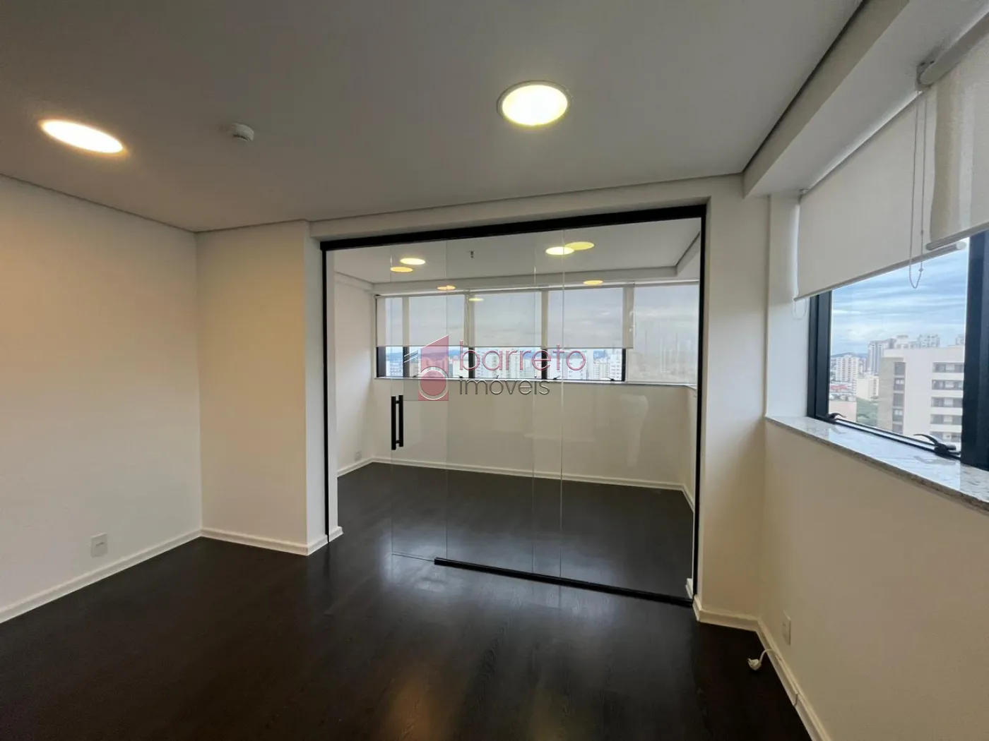 SALA COMERCIAL À VENDA NO CONDOMÍNIO UFFIZI – JUNDIAÍ/SP