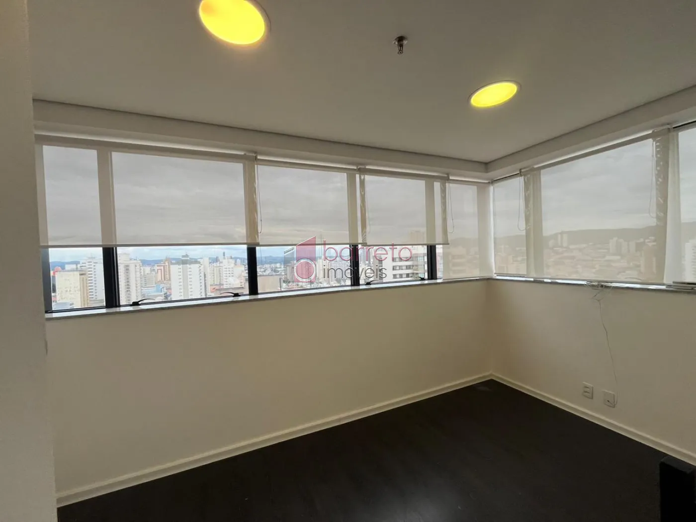 SALA COMERCIAL À VENDA NO CONDOMÍNIO UFFIZI – JUNDIAÍ/SP