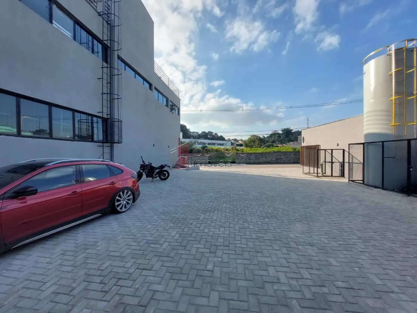 SALÃO COMERCIAL NO CONDOMÍNIO SIENA MALL NA VILA NAMBI – JUNDIAÍ/SP