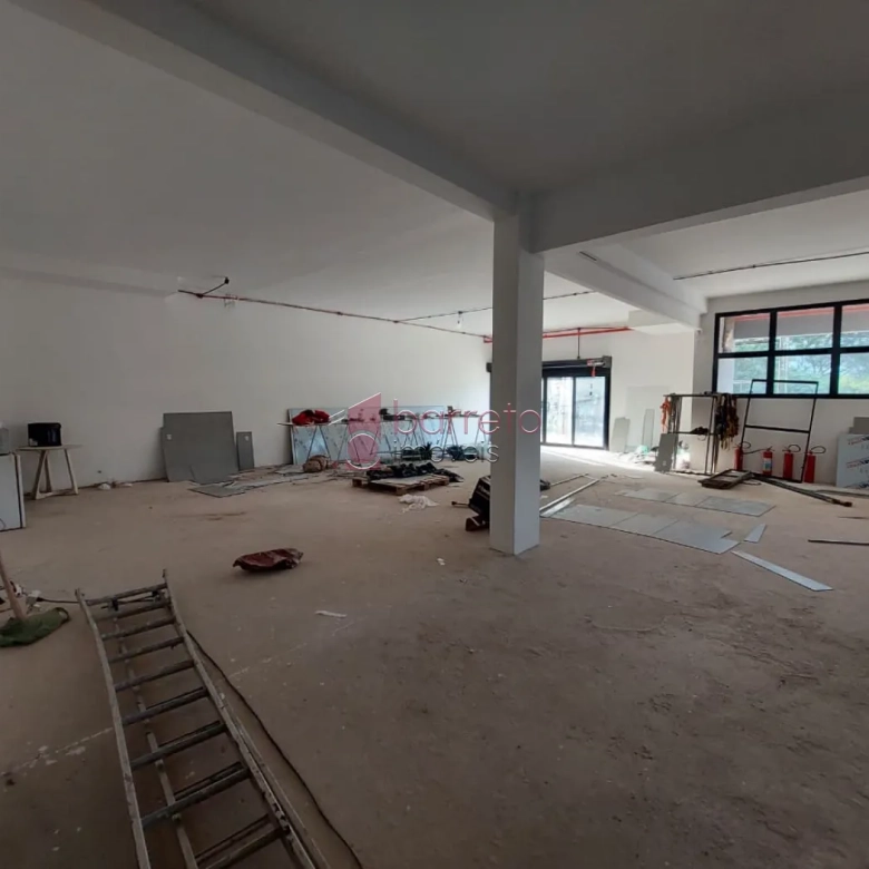 SALÃO COMERCIAL NO CONDOMÍNIO SIENA MALL NA VILA NAMBI – JUNDIAÍ/SP