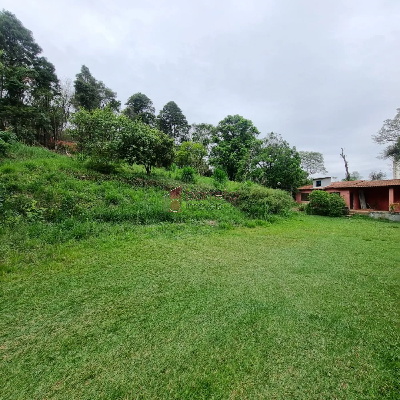SALÃO COMERCIAL À VENDA NAS IMEDIAÇÕES DO BAIRRO ENGORDADOURO – JUNDIAÍ/SP
