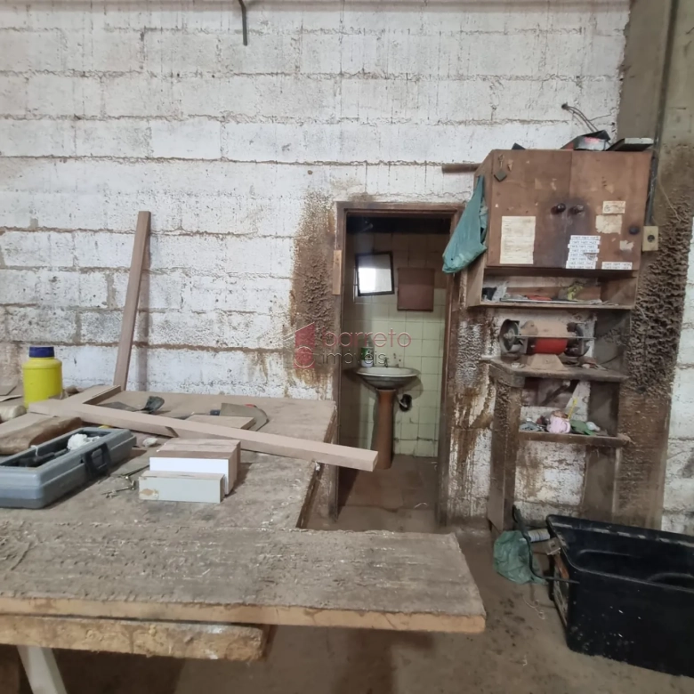 SALÃO COMERCIAL À VENDA NAS IMEDIAÇÕES DO BAIRRO ENGORDADOURO – JUNDIAÍ/SP
