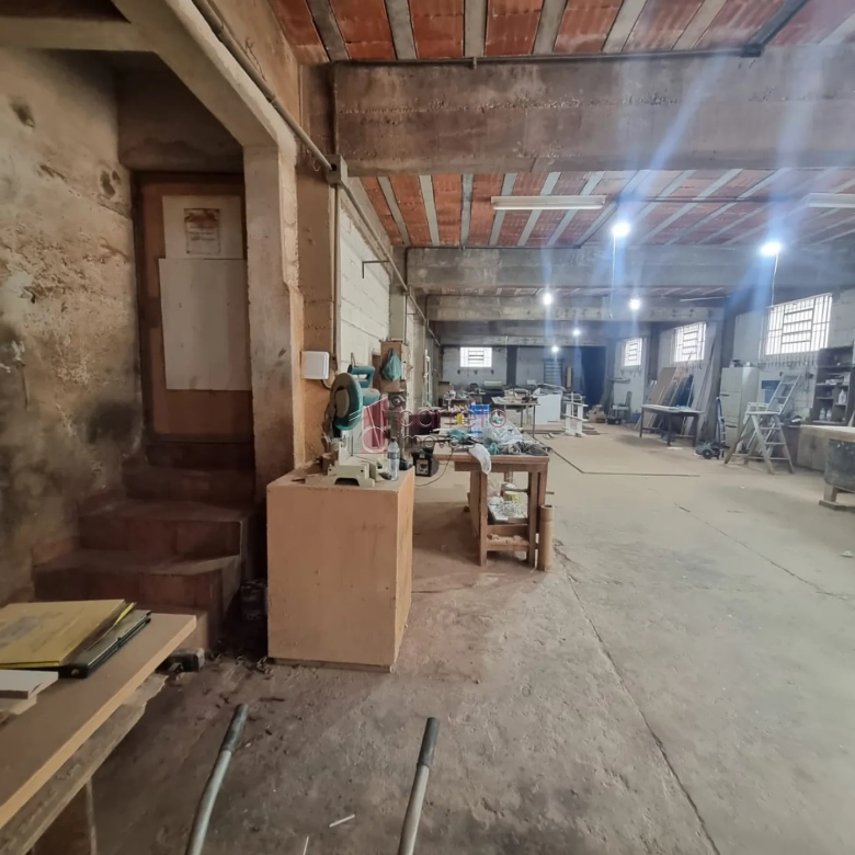 SALÃO COMERCIAL À VENDA NAS IMEDIAÇÕES DO BAIRRO ENGORDADOURO – JUNDIAÍ/SP