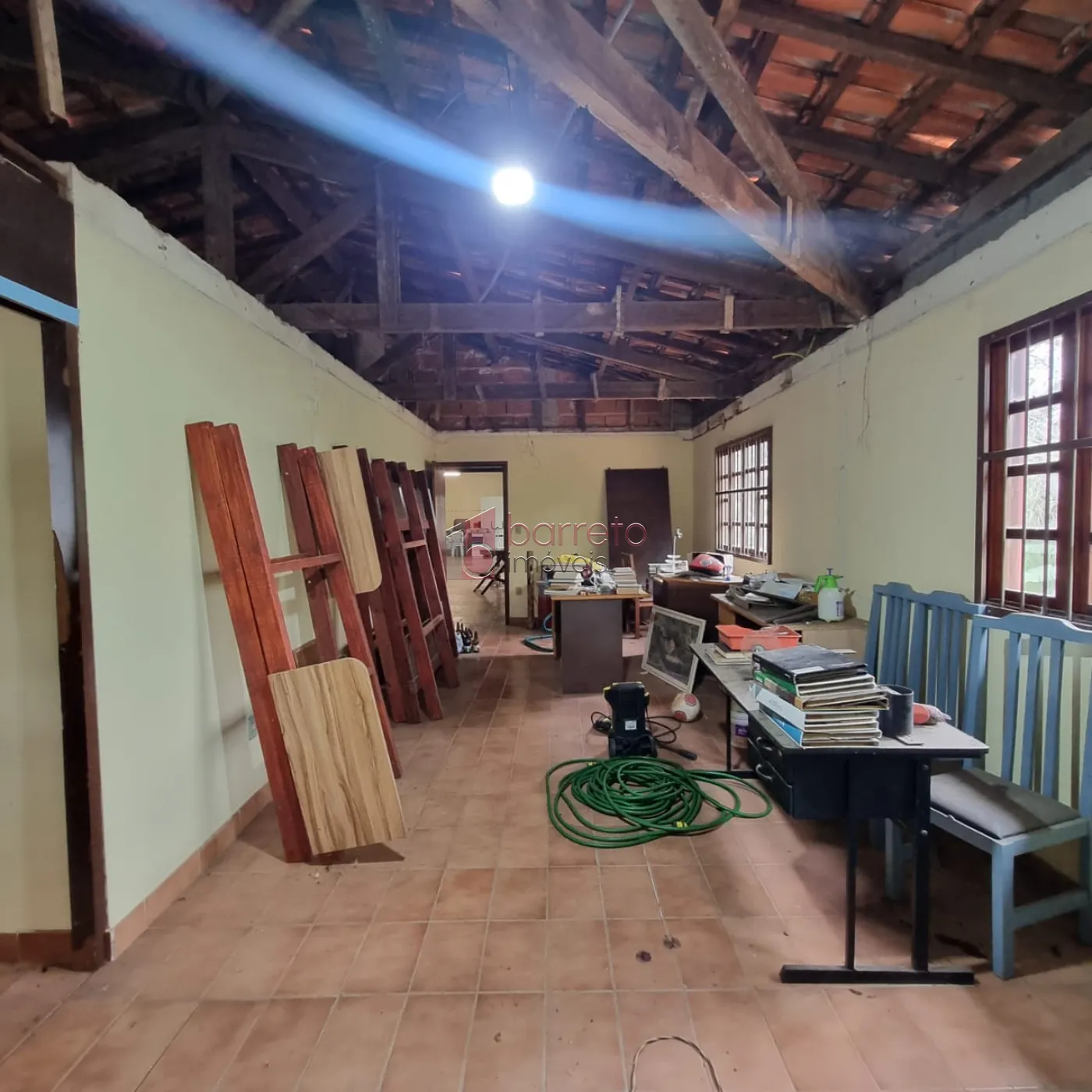 SALÃO COMERCIAL À VENDA NAS IMEDIAÇÕES DO BAIRRO ENGORDADOURO – JUNDIAÍ/SP
