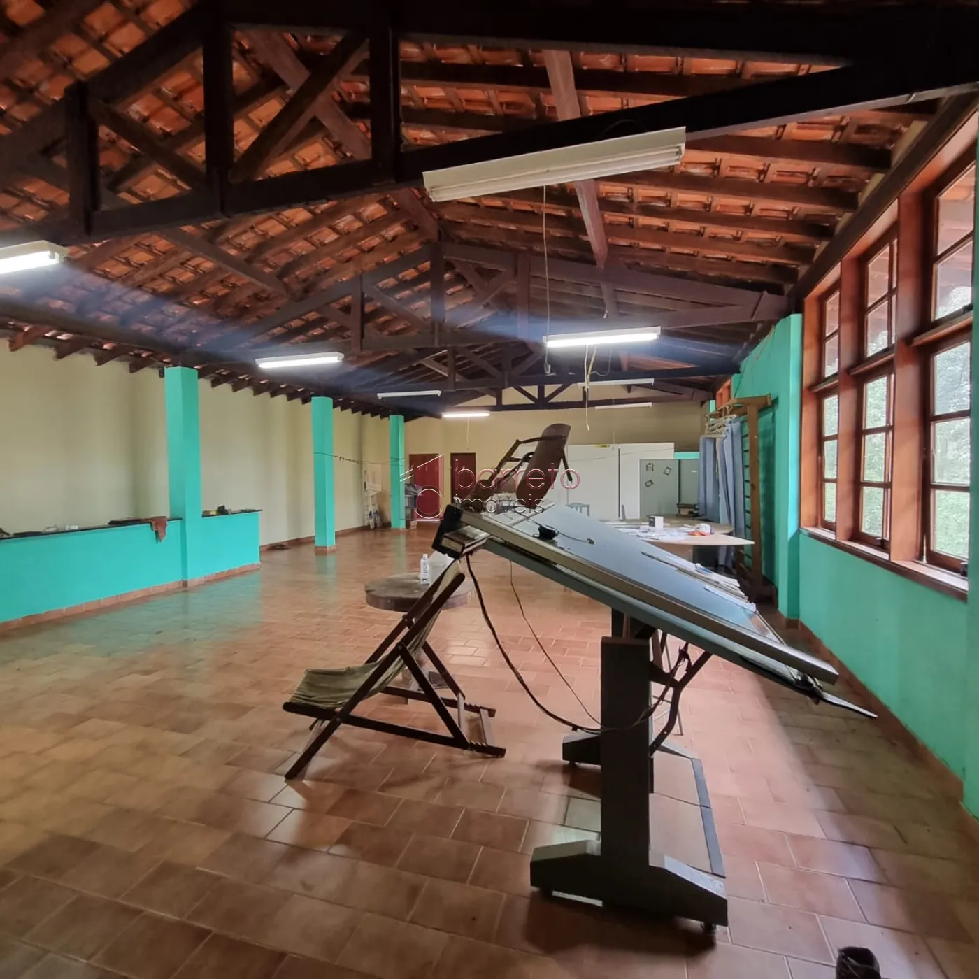 SALÃO COMERCIAL À VENDA NAS IMEDIAÇÕES DO BAIRRO ENGORDADOURO – JUNDIAÍ/SP