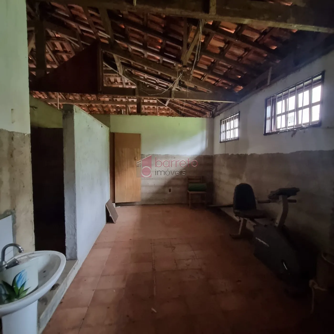 SALÃO COMERCIAL À VENDA NAS IMEDIAÇÕES DO BAIRRO ENGORDADOURO – JUNDIAÍ/SP