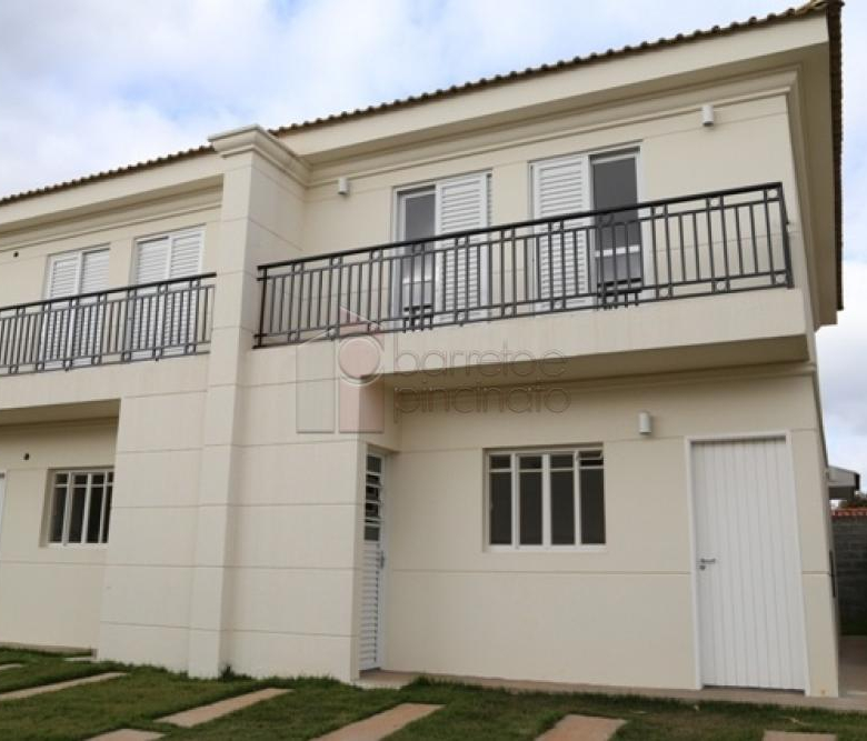 SOBRADO À VENDA – 03 QUARTOS – RESIDENCIAL THINA – JUNDIAÍ/SP
