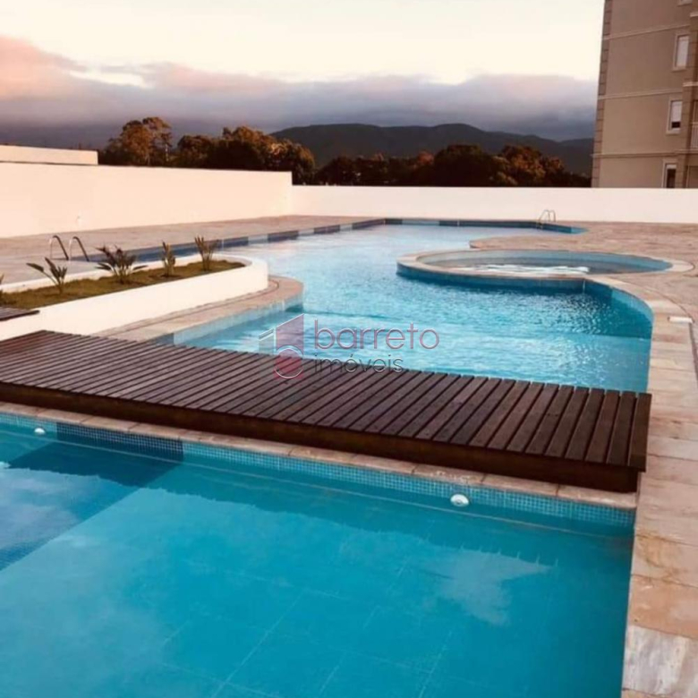 FINA COBERTURA COM VISTA PANORÂMICA À VENDA NO CONDOMÍNIO BOSQUE DOS JURITIS – BAIRRO MEDEIROS – JUNDIAÍ/SP