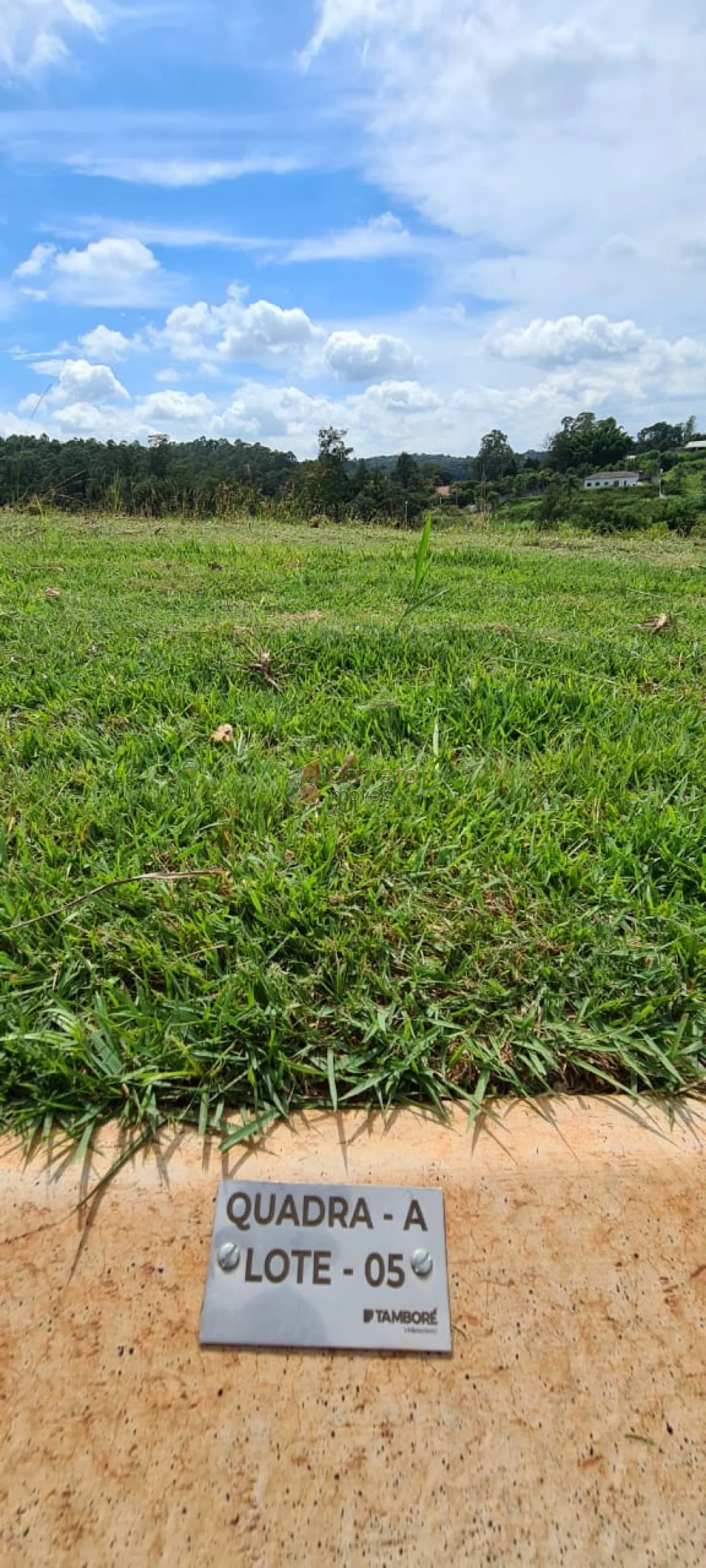 TERRENO ALTO PADRÃO À VENDA NO CONDOMÍNIO TAMBORÉ – CAXAMBU – JUNDIAÍ/SP