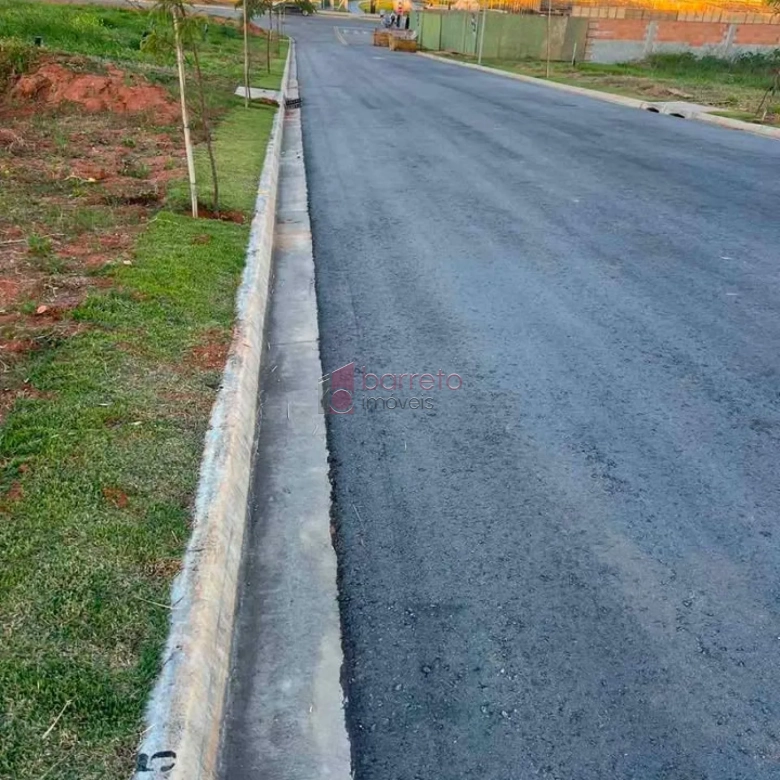 TERRENO À VENDA NO CONDOMÍNIO VILLAGGIO ENGORDADOURO EM JUNDIAÍ/SP