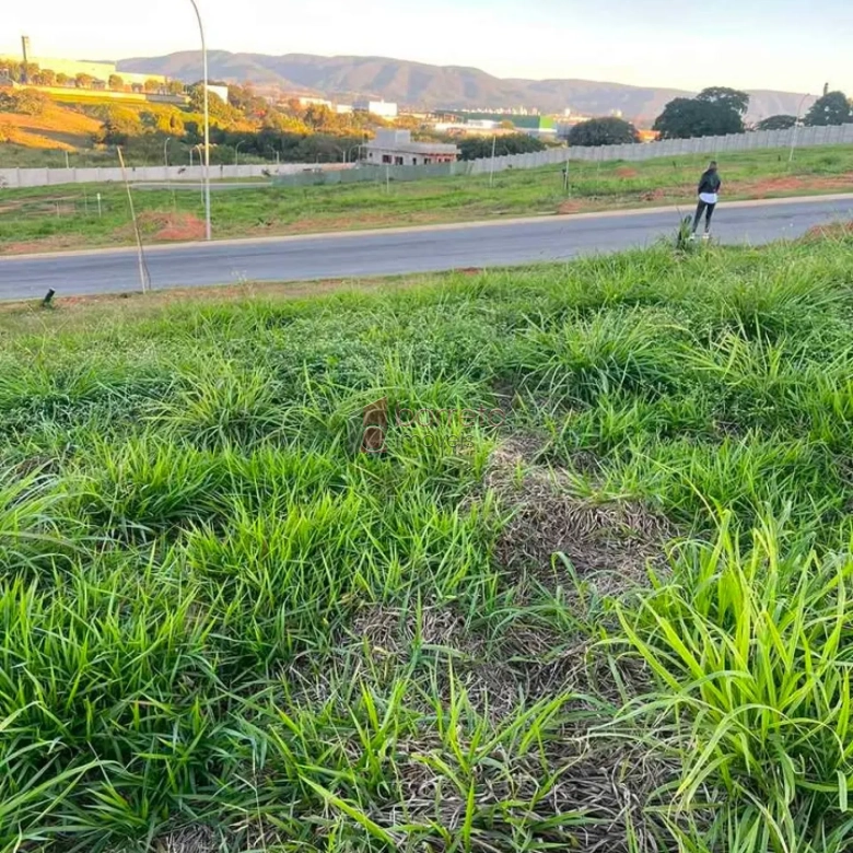 TERRENO À VENDA NO CONDOMÍNIO VILLAGGIO ENGORDADOURO EM JUNDIAÍ/SP
