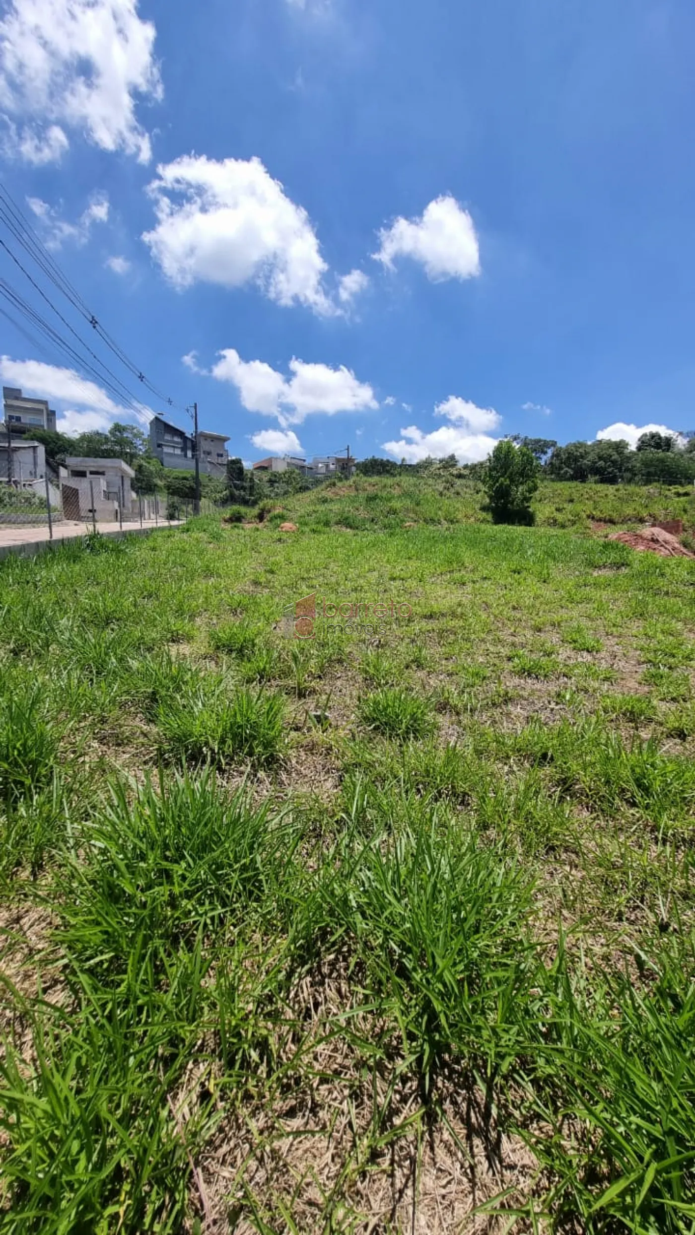 LOTE DE ESQUINA À VENDA NO LOTEAMENTO IPANEMA – JUNDIAÍ/SP
