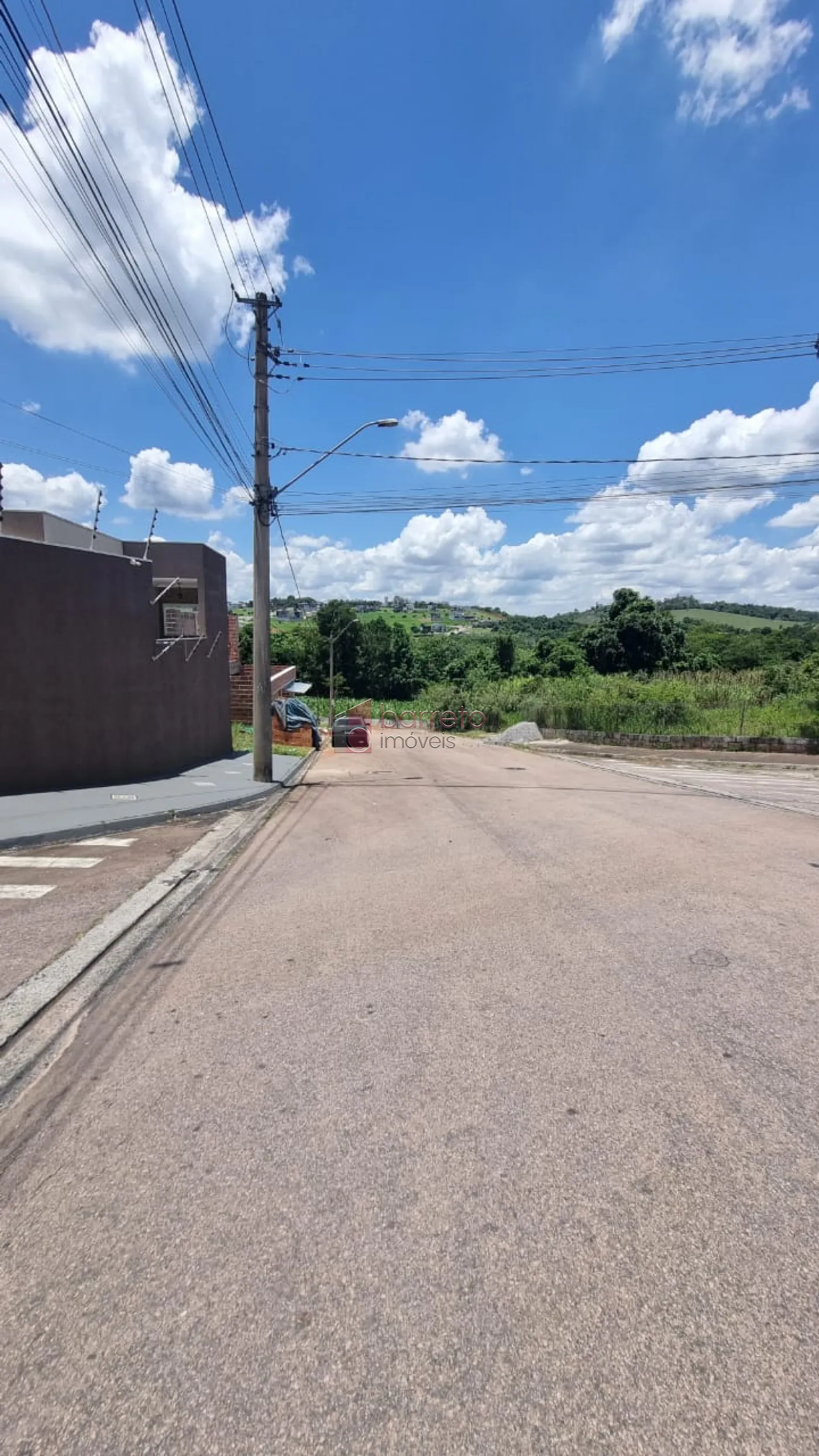LOTE DE ESQUINA À VENDA NO LOTEAMENTO IPANEMA – JUNDIAÍ/SP