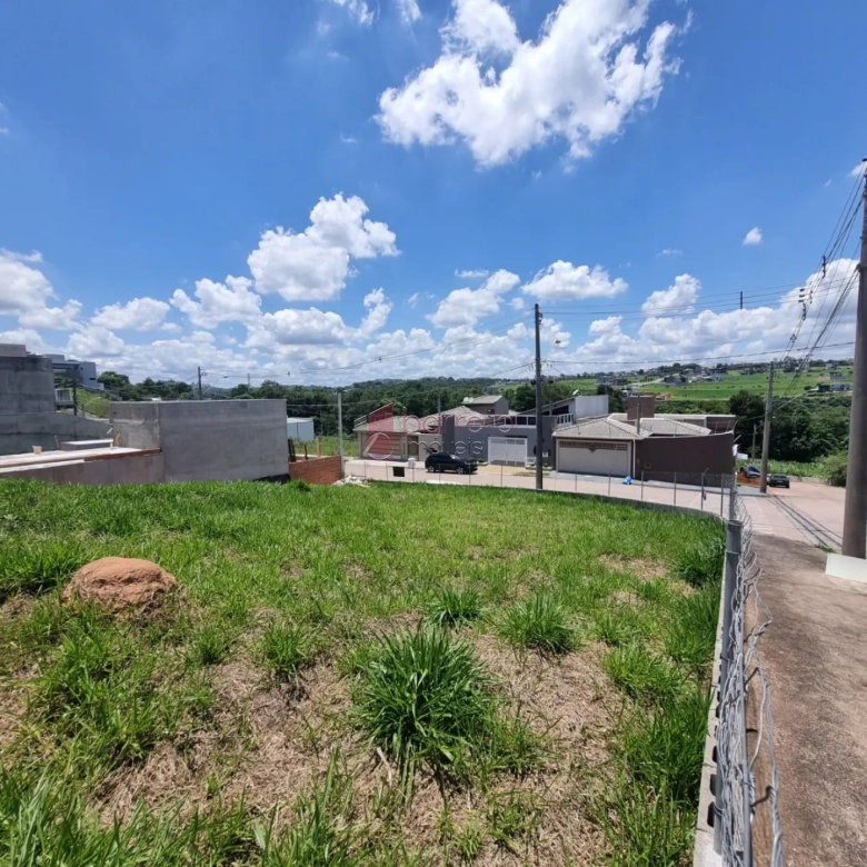 LOTE DE ESQUINA À VENDA NO LOTEAMENTO IPANEMA – JUNDIAÍ/SP