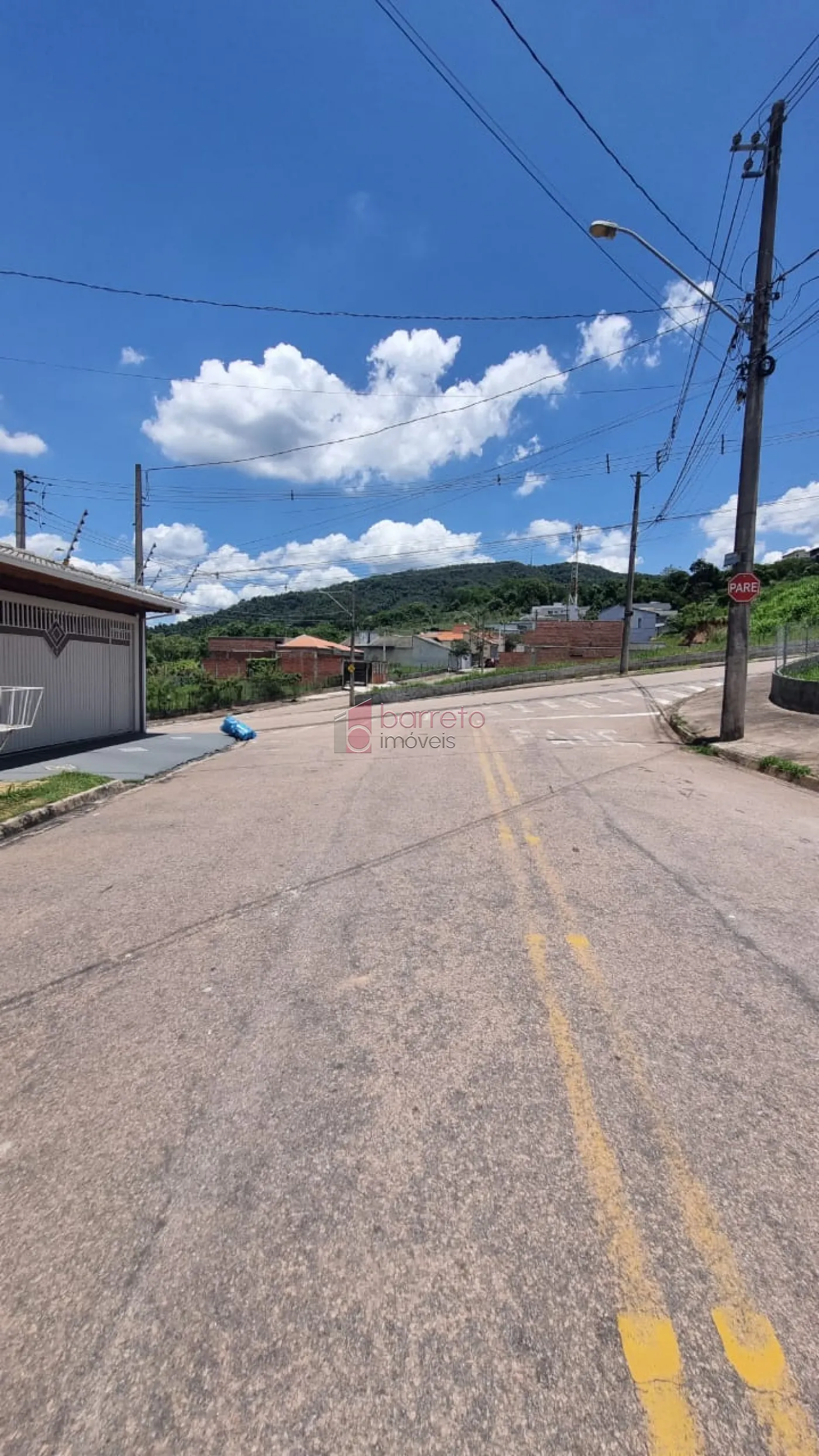 LOTE DE ESQUINA À VENDA NO LOTEAMENTO IPANEMA – JUNDIAÍ/SP