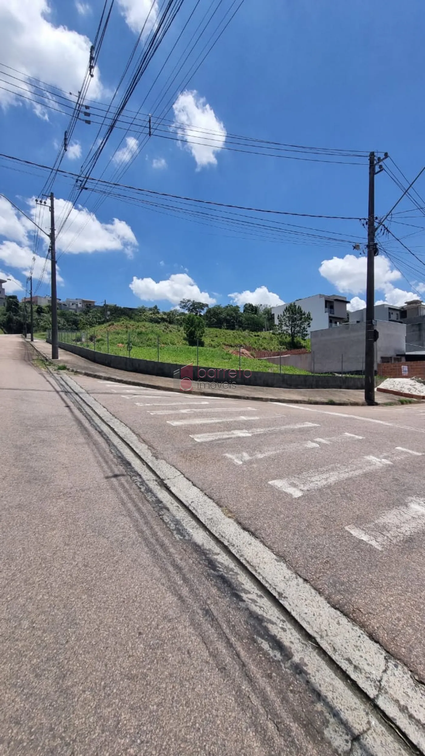 LOTE DE ESQUINA À VENDA NO LOTEAMENTO IPANEMA – JUNDIAÍ/SP