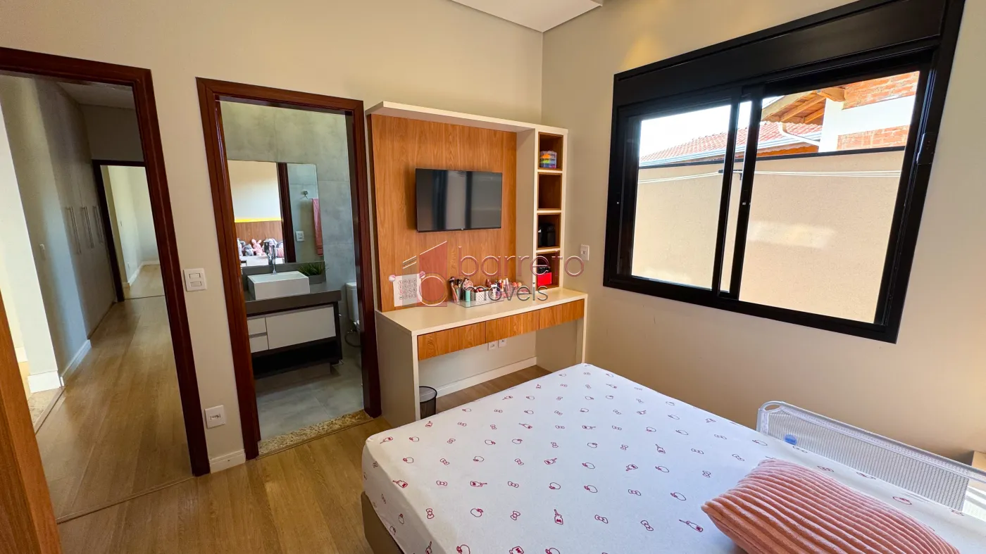 CASA TÉRREA ALTO PADRÃO À VENDA NO CONDOMÍNIO VIA CASTELLI NO CENTRO DE LOUVEIRA/SP