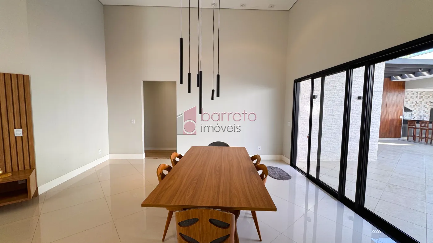 CASA TÉRREA ALTO PADRÃO À VENDA NO CONDOMÍNIO VIA CASTELLI NO CENTRO DE LOUVEIRA/SP