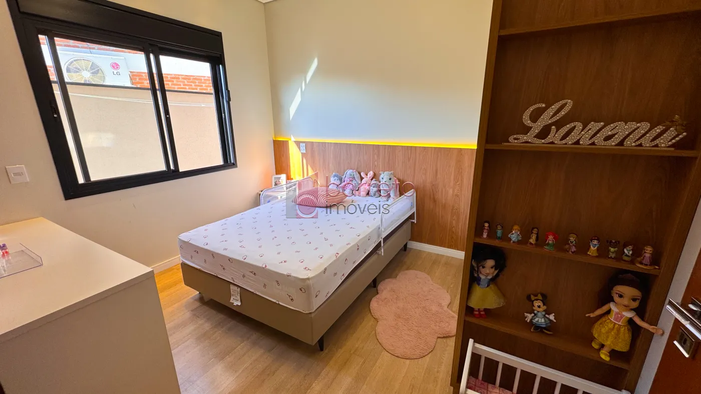 CASA TÉRREA ALTO PADRÃO À VENDA NO CONDOMÍNIO VIA CASTELLI NO CENTRO DE LOUVEIRA/SP