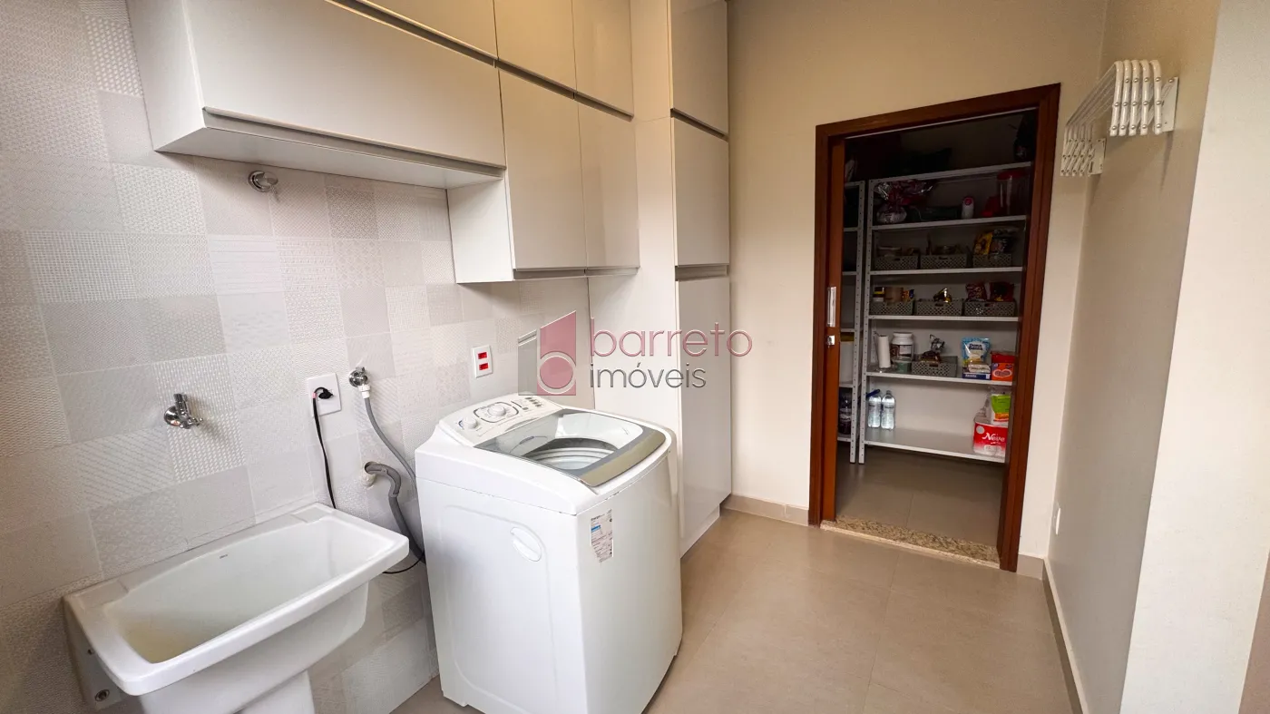 CASA TÉRREA ALTO PADRÃO À VENDA NO CONDOMÍNIO VIA CASTELLI NO CENTRO DE LOUVEIRA/SP