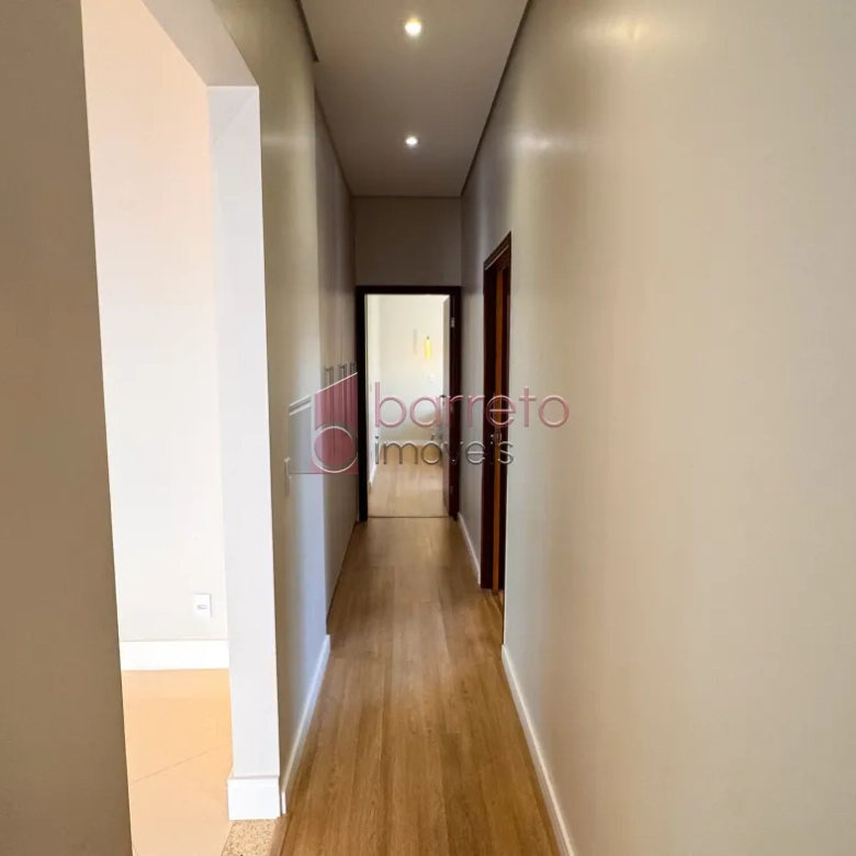 CASA TÉRREA ALTO PADRÃO À VENDA NO CONDOMÍNIO VIA CASTELLI NO CENTRO DE LOUVEIRA/SP