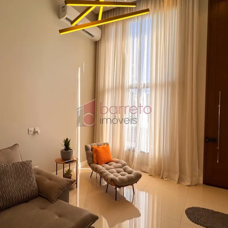 CASA TÉRREA ALTO PADRÃO À VENDA NO CONDOMÍNIO VIA CASTELLI NO CENTRO DE LOUVEIRA/SP