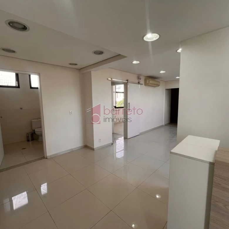 SALA COMERCIAL NO EDIFÍCIO SAINT PIERRE – JUNDIAÍ/SP