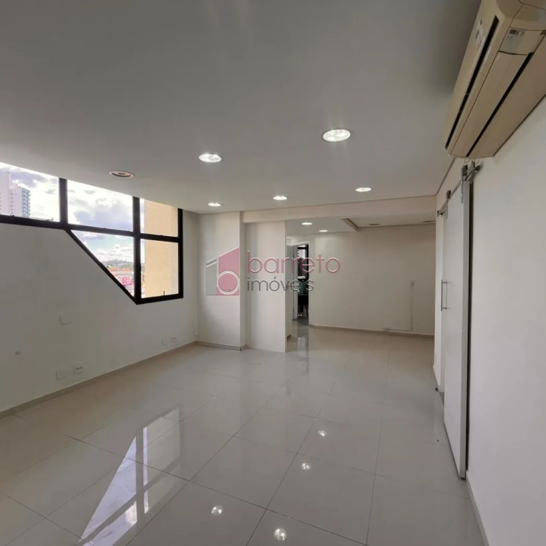 SALA COMERCIAL NO EDIFÍCIO SAINT PIERRE – JUNDIAÍ/SP