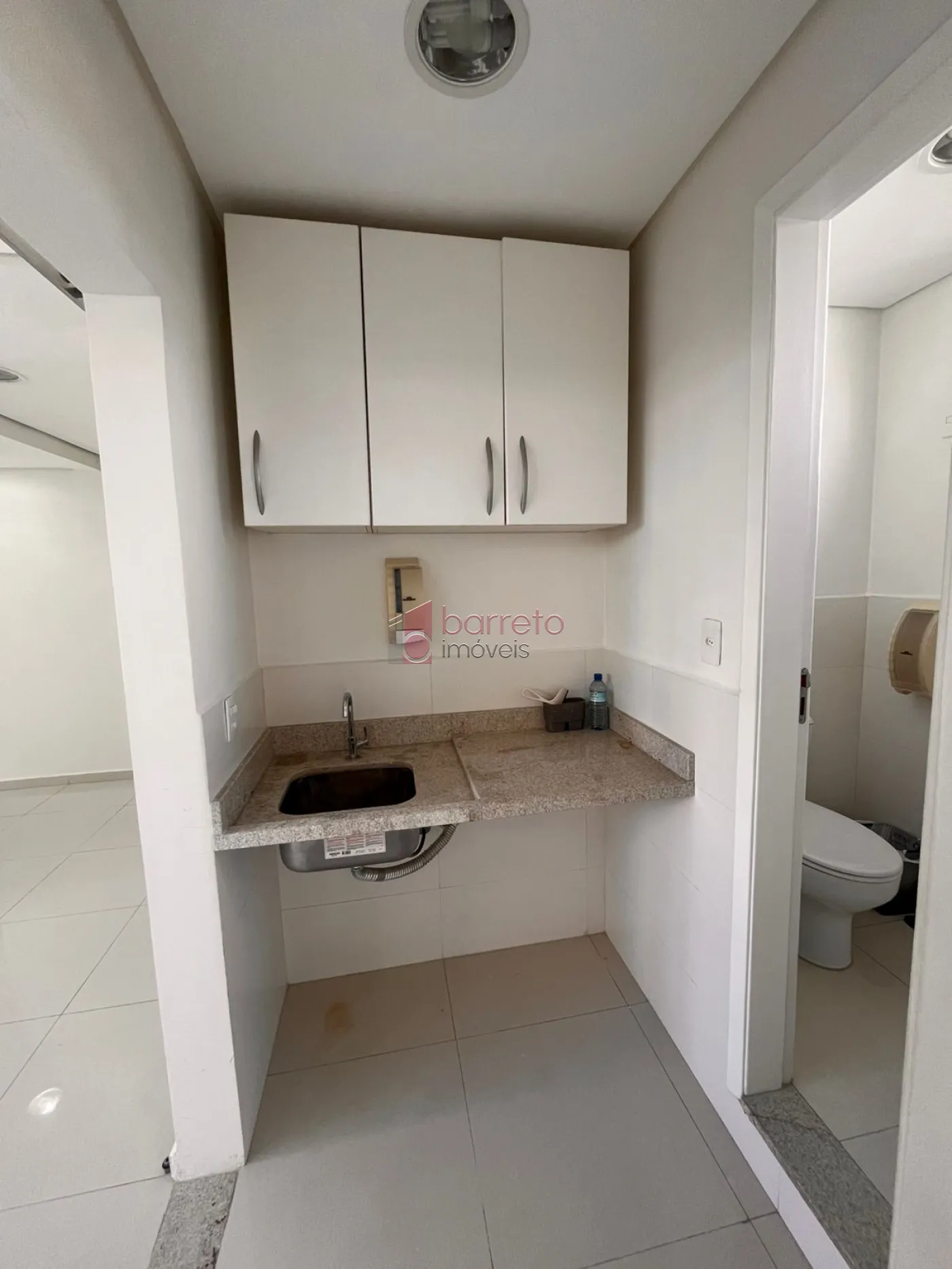 SALA COMERCIAL NO EDIFÍCIO SAINT PIERRE – JUNDIAÍ/SP