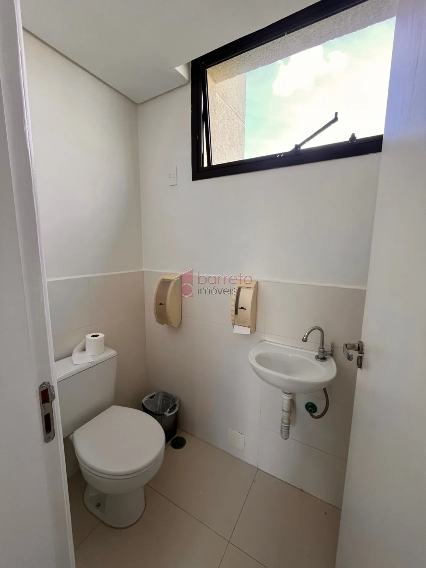 SALA COMERCIAL NO EDIFÍCIO SAINT PIERRE – JUNDIAÍ/SP