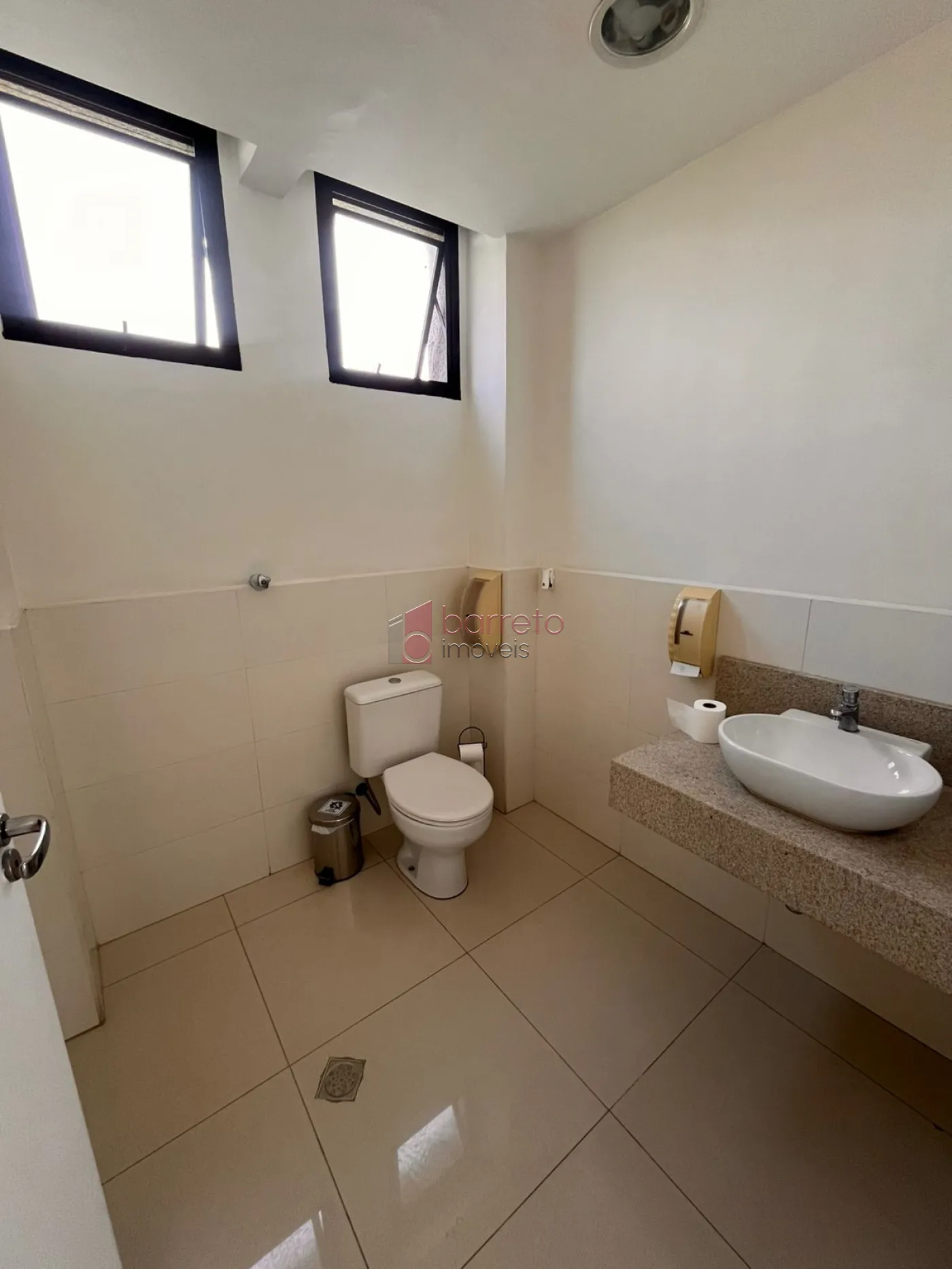 SALA COMERCIAL NO EDIFÍCIO SAINT PIERRE – JUNDIAÍ/SP