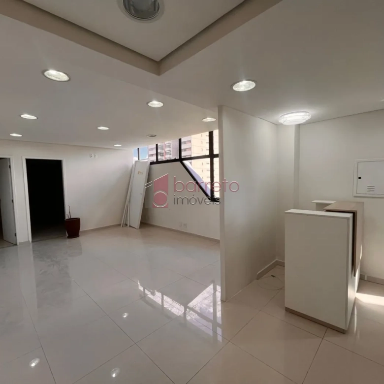 SALA COMERCIAL NO EDIFÍCIO SAINT PIERRE – JUNDIAÍ/SP