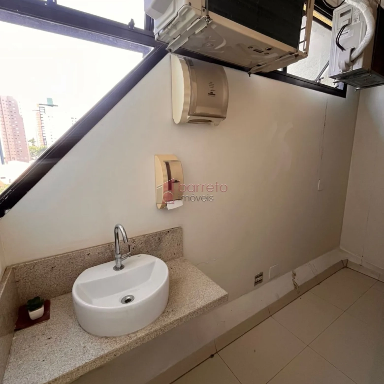 SALA COMERCIAL NO EDIFÍCIO SAINT PIERRE – JUNDIAÍ/SP