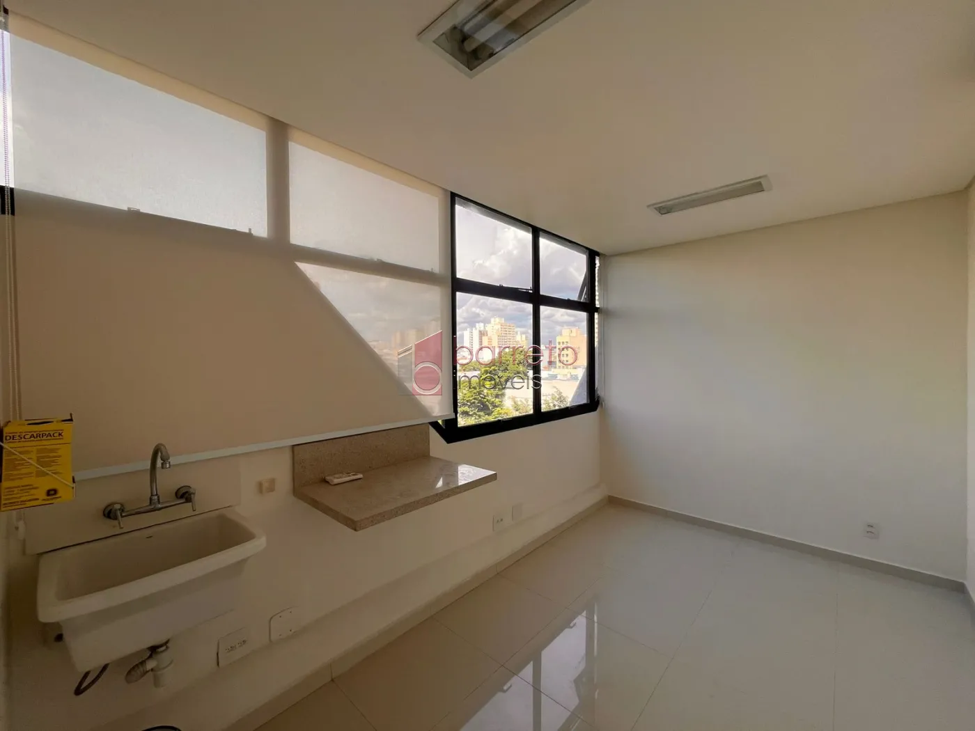 SALA COMERCIAL NO EDIFÍCIO SAINT PIERRE – JUNDIAÍ/SP