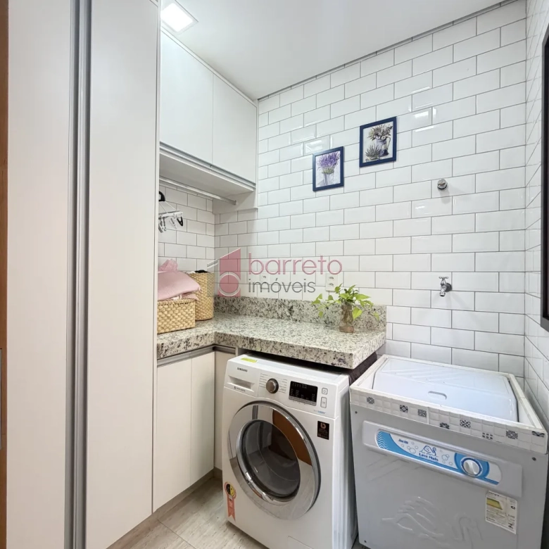 SOBRADO À VENDA – 03 QUARTOS – RESIDENCIAL DOS IPÊS – JUNDIAÍ/SP
