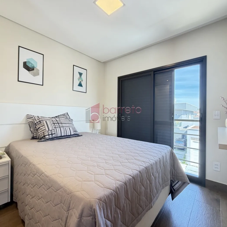 SOBRADO À VENDA – 03 QUARTOS – RESIDENCIAL DOS IPÊS – JUNDIAÍ/SP