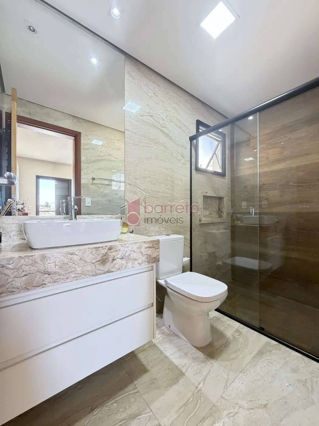 SOBRADO À VENDA – 03 QUARTOS – RESIDENCIAL DOS IPÊS – JUNDIAÍ/SP