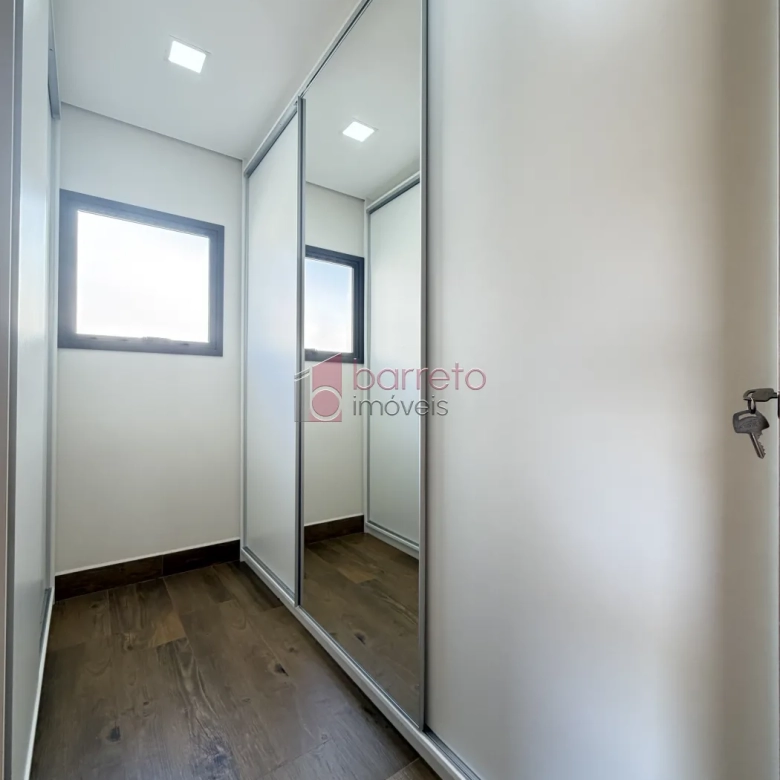 SOBRADO À VENDA – 03 QUARTOS – RESIDENCIAL DOS IPÊS – JUNDIAÍ/SP