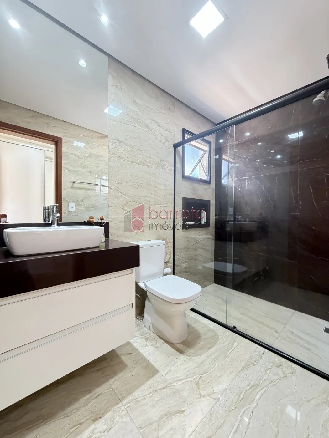 SOBRADO À VENDA – 03 QUARTOS – RESIDENCIAL DOS IPÊS – JUNDIAÍ/SP