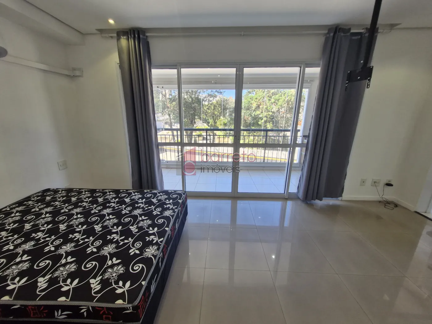 APARTAMENTO ESTILO FLAT SEMI MOBILIADO PARA LOCAÇÃO NO CONDOMÍNIO IN DESIGN NA VILA ARENS – JUNDIAÍ/SP