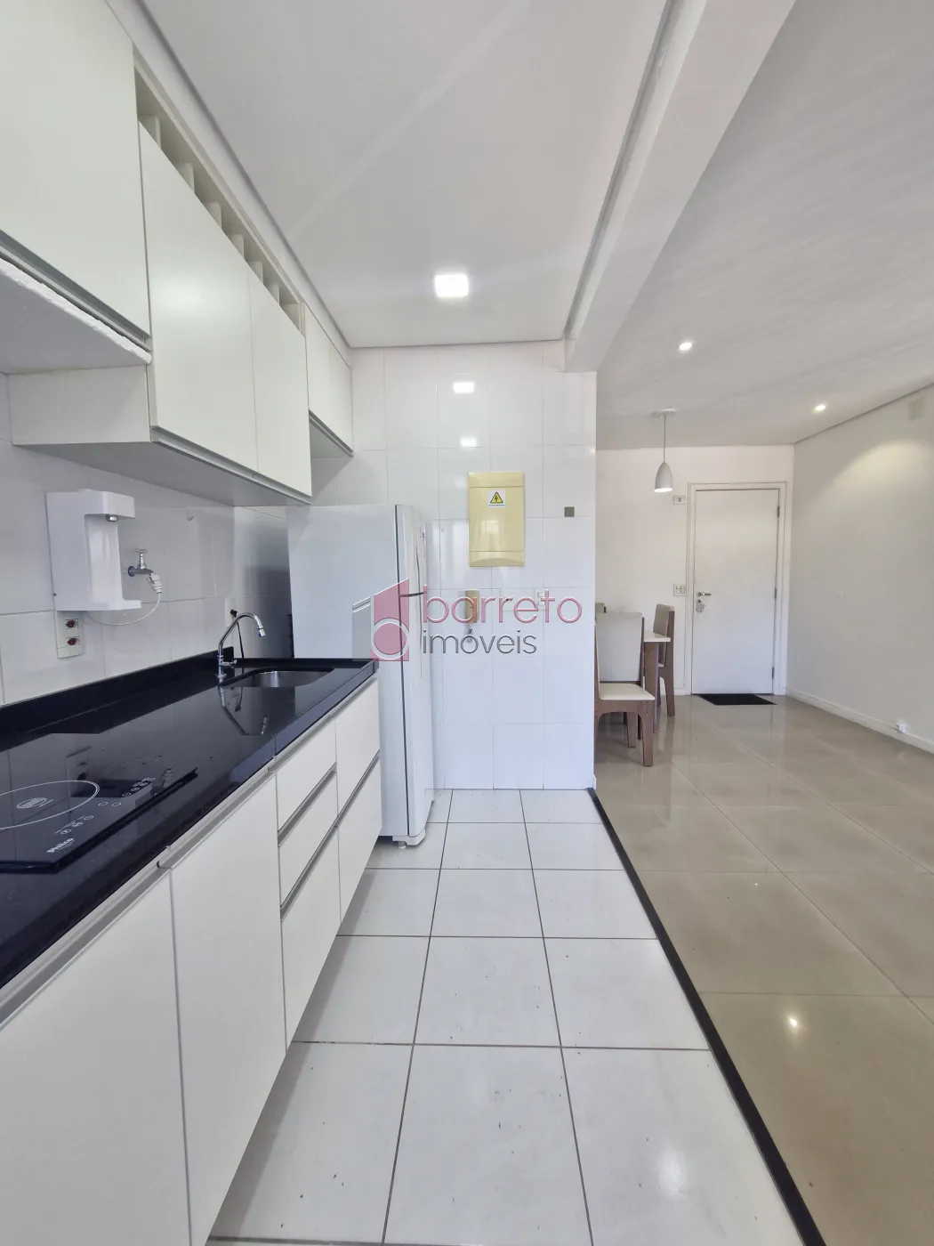 APARTAMENTO ESTILO FLAT SEMI MOBILIADO PARA LOCAÇÃO NO CONDOMÍNIO IN DESIGN NA VILA ARENS – JUNDIAÍ/SP