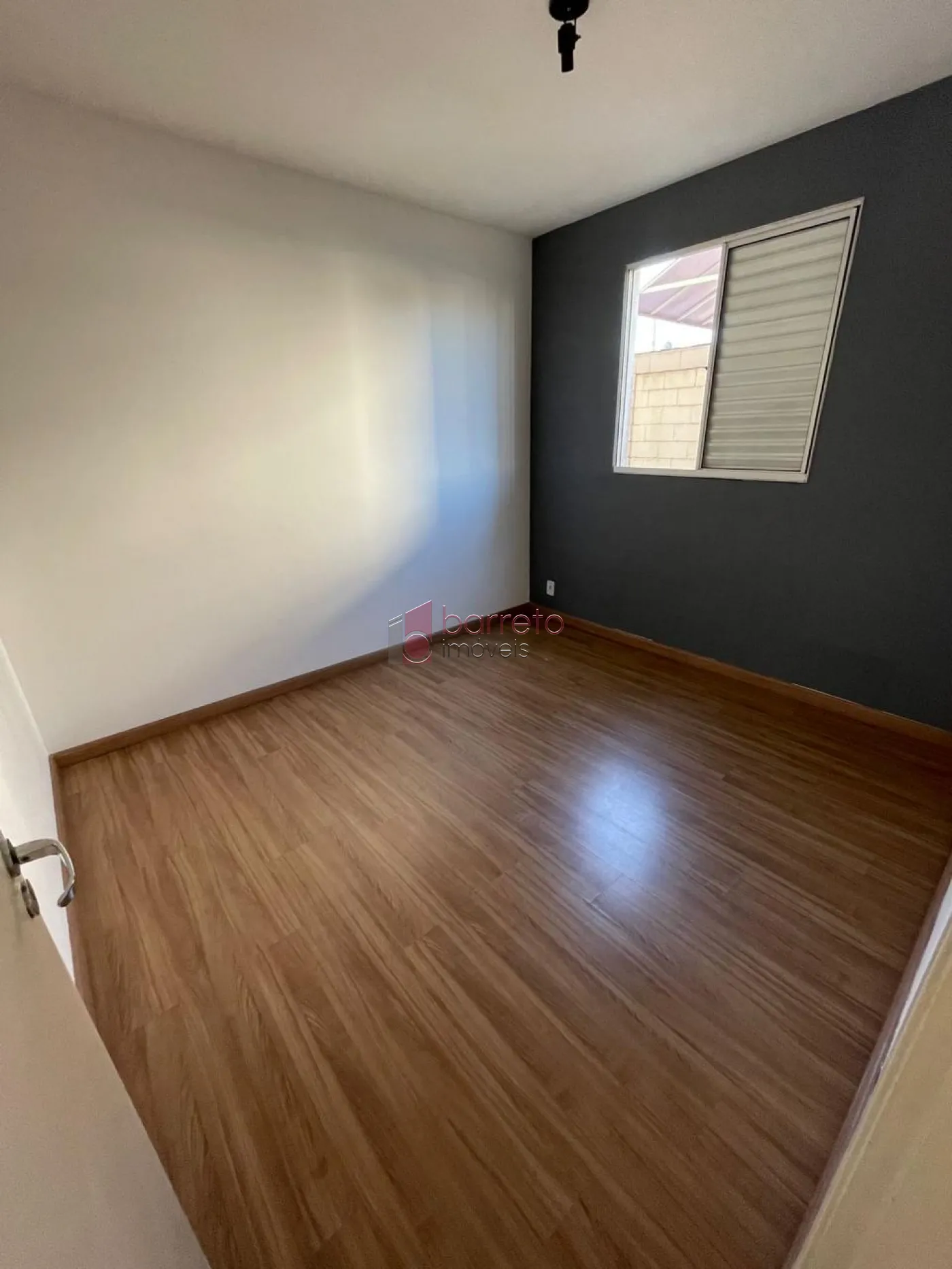 APARTAMENTO TÉRREO PARA LOCAÇÃO E VENDA NO CONDOMÍNIO PARQUE JAMILE – JUNDIAÍ/SP