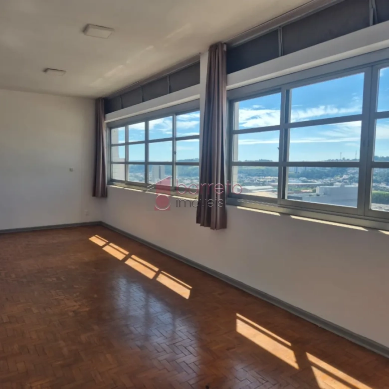 APARTAMENTO À VENDA NO CONDOMÍNIO ANTONIO FARINA NO CENTRO DE JUNDIAÍ/SP