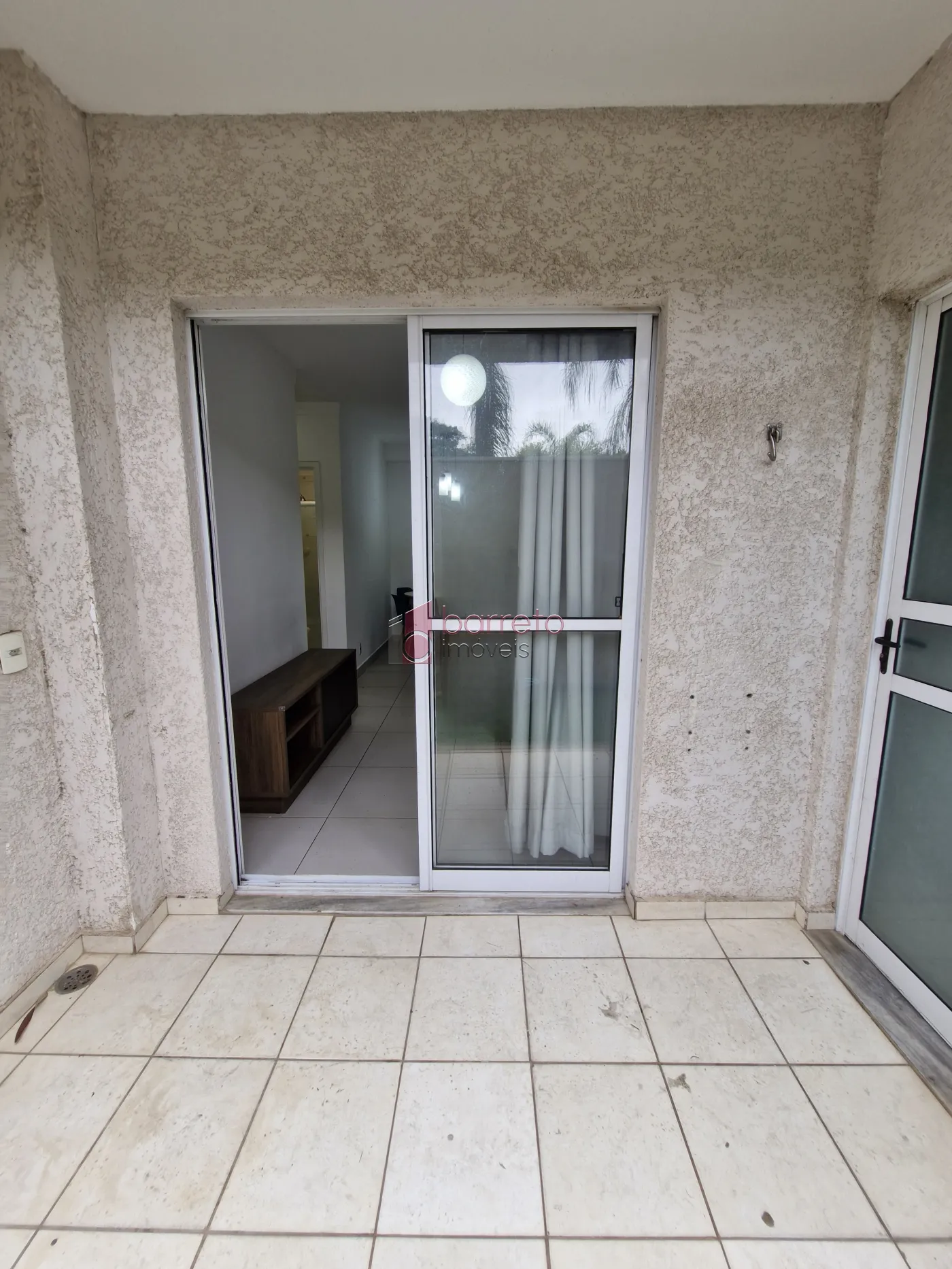 APARTAMENTO MOBILIADO TÉRREO GARDEN PARA LOCAÇÃO NO CONDOMÍNIO PLENO NOVO – JUNDIAÍ/SP