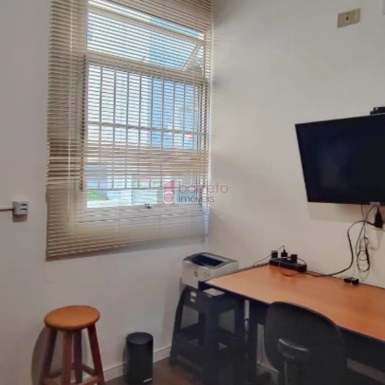 APARTAMENTO TÉRREO À VENDA NO CONDOMÍNIO ANHANGUERA NO JARDIM ANA MARIA EM JUNDIAÍ/SP