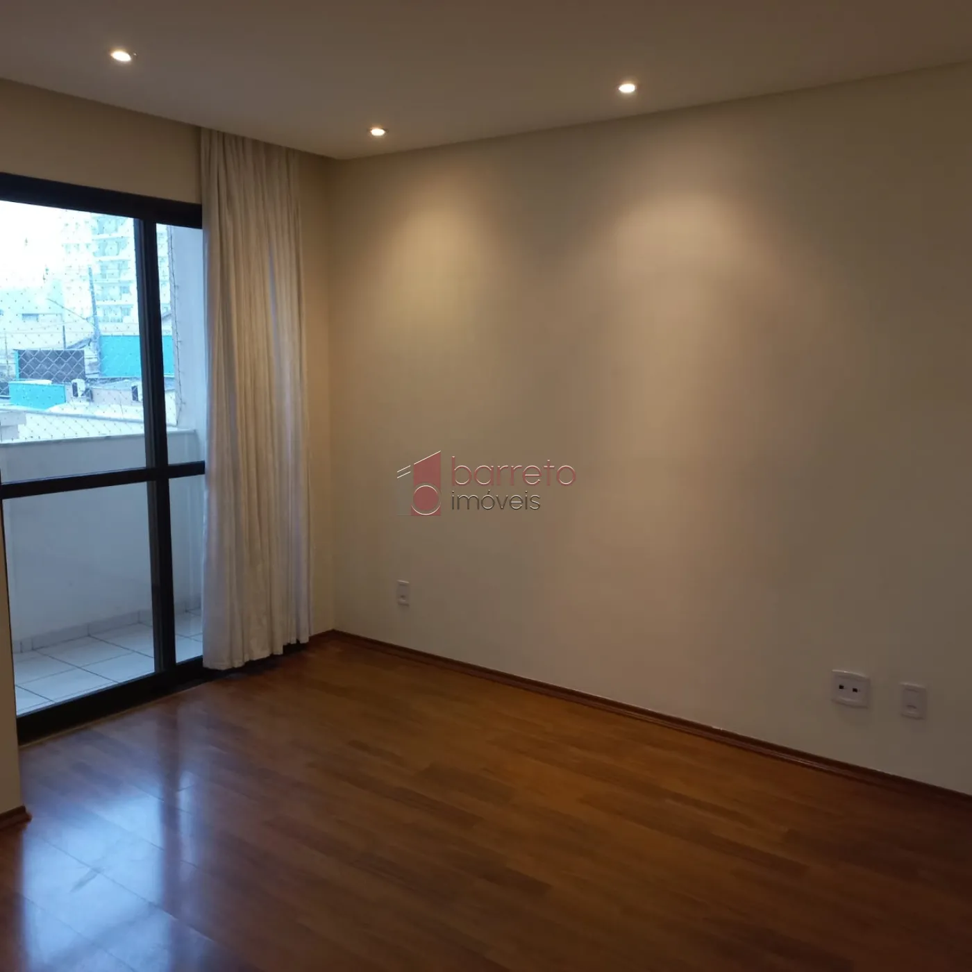 APARTAMENTO À VENDA NO CONDOMÍNIO COLÉGIO FLORENCE – JARDIM PRIMAVERA EM JUNDIAÍ/SP