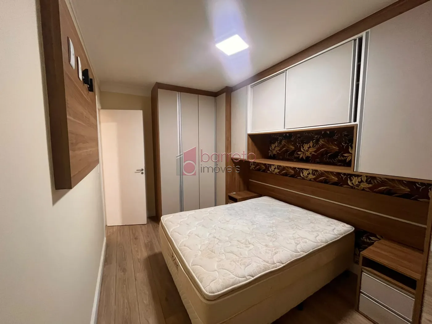 APARTAMENTO SEMI MOBILIADO PARA LOCAÇÃO NO CONDOMÍNIO JARDIM CONQUISTA – JUNDIAÍ/SP